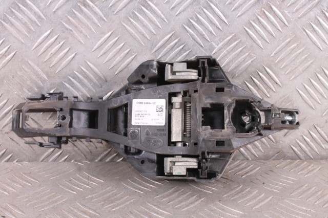 Держатель наружной ручки двери, передней правой LR025540 LAND ROVER