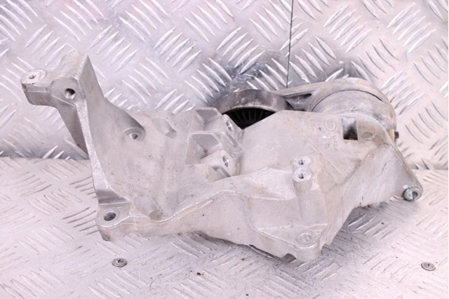 LR035510 LAND ROVER Кронштейн генератора купить в Черкассы