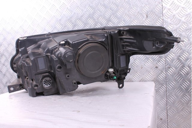 LR040673 LAND ROVER Фара правая купить в Ужгород