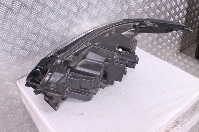LR040673 LAND ROVER Фара правая купить в Винница