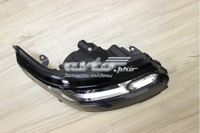 LR040673 LAND ROVER Фара правая купить в Киев