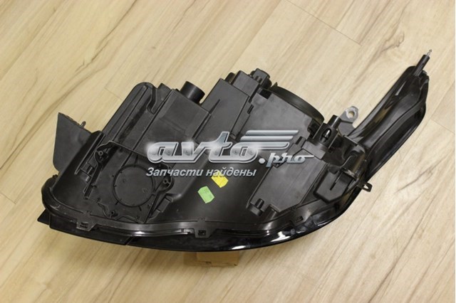 LR040673 LAND ROVER Правая фара купить в Хмельницкий