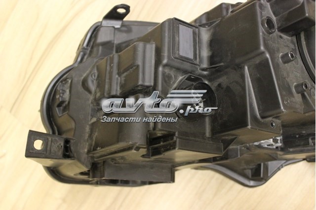 LR040673 LAND ROVER Фара правая купить в Сумы