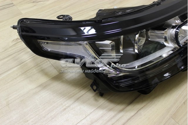 LR040673 LAND ROVER Правая фара купить в Тернополь