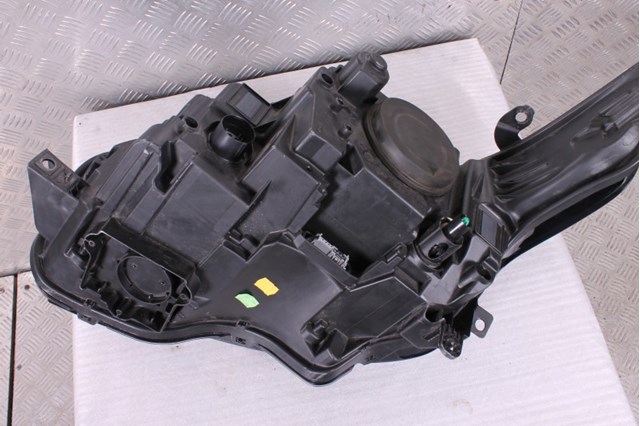 LR040673 LAND ROVER Фара правая купить в Ирпень