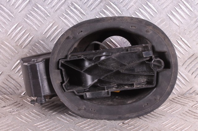 Уплотнитель заливной горловины топливного бака LR043735 LAND ROVER