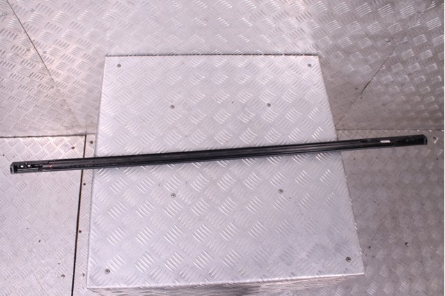 LAND ROVER LR043787 в наличии Черновцы
