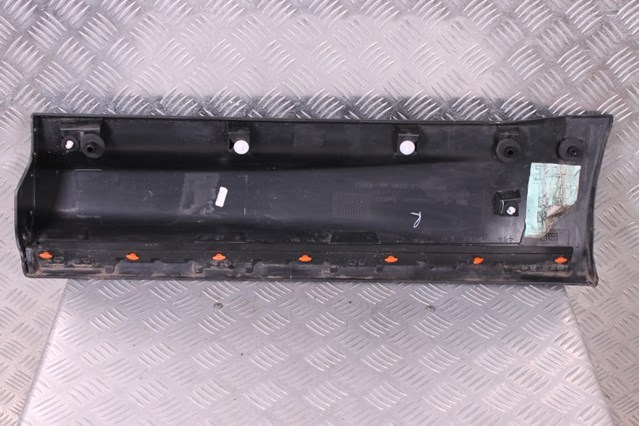 LR044140 Молдинг двери задней правой нижний купить Житомир