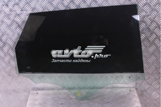 Стекло задней правой двери LR044529 LAND ROVER