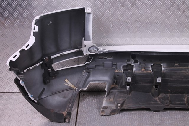 Бампер задний LR048300 LAND ROVER