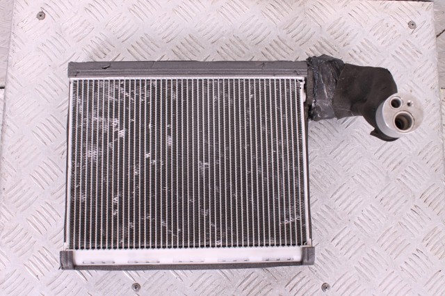 Испаритель кондиционера LR056368 LAND ROVER