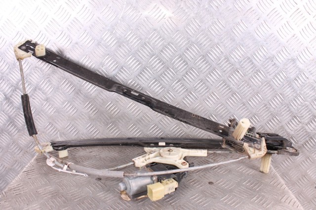 Механизм стеклоподъемника двери передней, правой LR057336 LAND ROVER