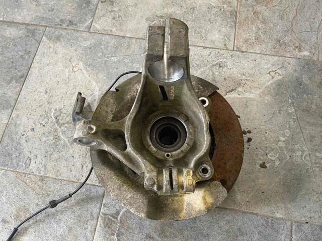 Пыльник тормозного диска переднего левого LR057826 LAND ROVER