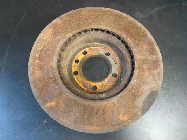 Передний тормозной диск LR081594 LAND ROVER