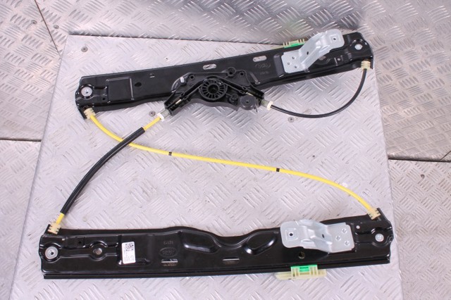 Стеклоподъемник задней левой двери LR124300 LAND ROVER