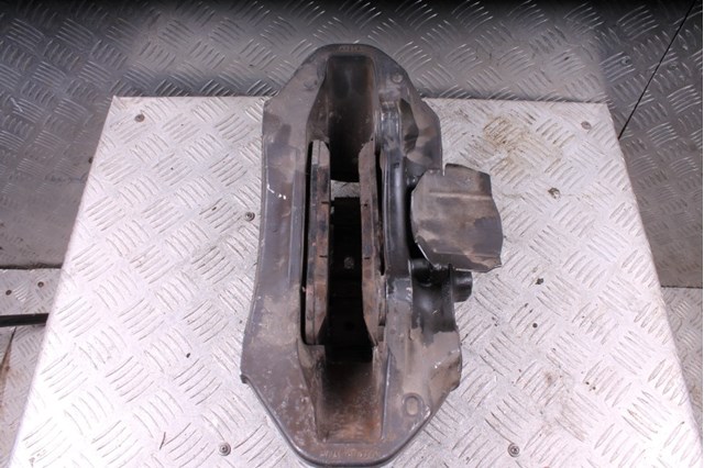 Тормозной суппорт LR139251 LAND ROVER