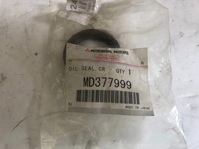 Сальник коленвала двигателя, передний MD377999 MITSUBISHI