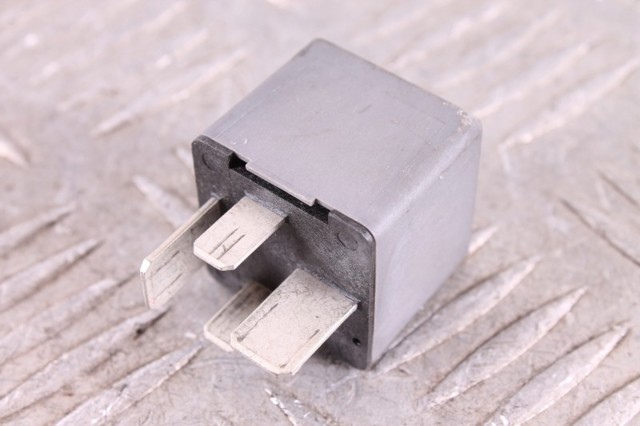 Блок управления вентилятором Porsche Cayenne II