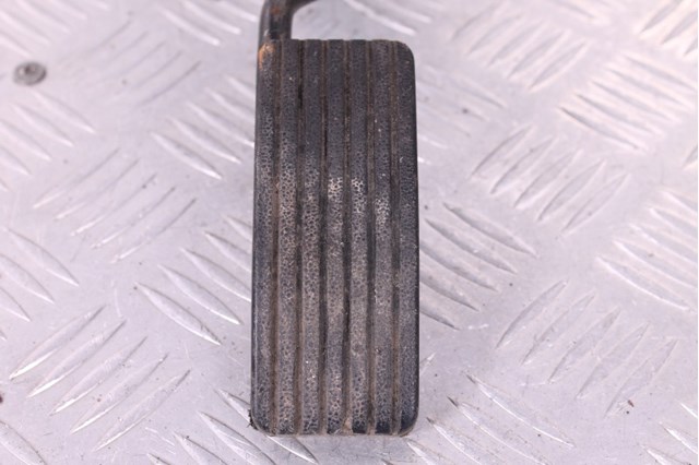 MR955493 MITSUBISHI Педаль газа (акселератора) купить в Тернополь