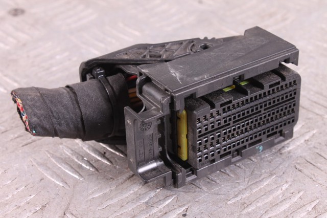 Хомут пластиковый универсальный PA66GF30 GM