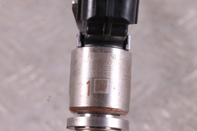 Клапанная форсунка PE0113250B MAZDA