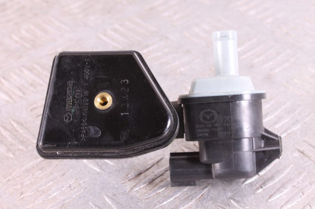 PE0118751 MAZDA Клапан вентиляции газов топливного бака купить в Каменское