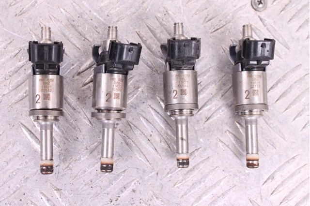PY0113250 MAZDA Топливные форсунки купить в Тернополь