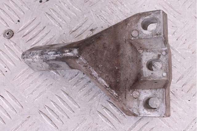 QVU500340 LAND ROVER Кронштейн насоса ГУР купить в Кривой Рог