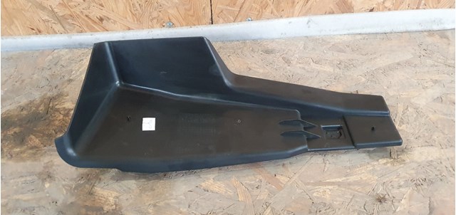 561815159C Кожух водостока с vw passat