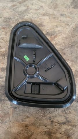 561837915C Кожух дверей vw passat b9