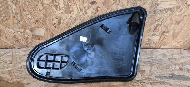 561839915D Заглушка двери vw passat