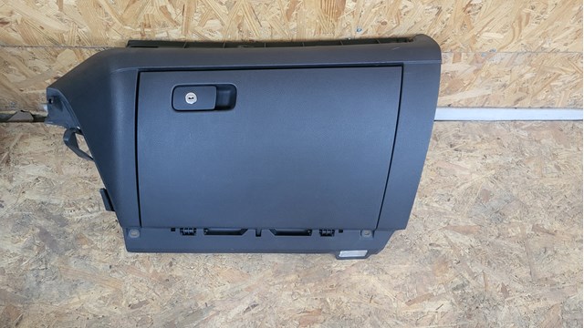 561857938 Бардачок Passat b7 b8 b9