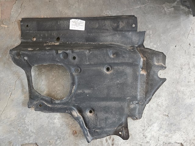 561863353K Защитка войлочная Passat