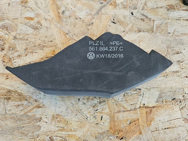 561864237C Поролон в крило Passat b8 usa