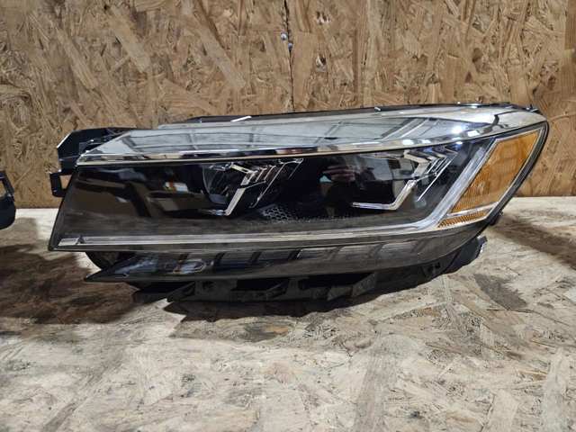 561941035B НОВА АНАЛОГ  гарна якість Passat b9 USA