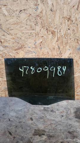 5NN845026 Стекло двери задней правой