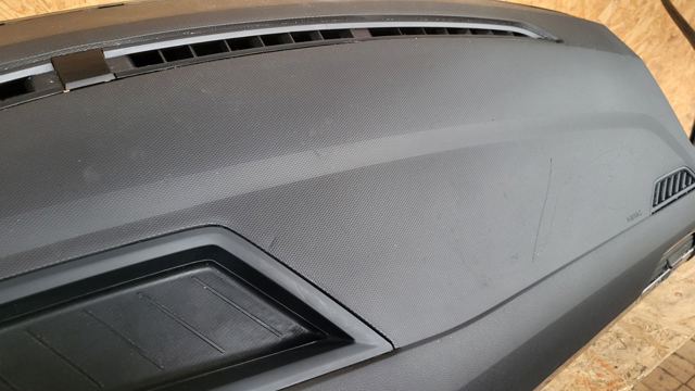 5NN857003FLG НЕВЕЛИЙ ДЕФЕКТ (царапини) торепеда Tiguan 2 з подушкою фото 2