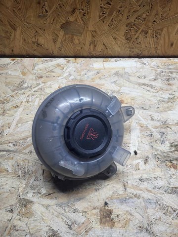 Бачок системы охлаждения двигателя расширительный Фольксваген Пассат B8