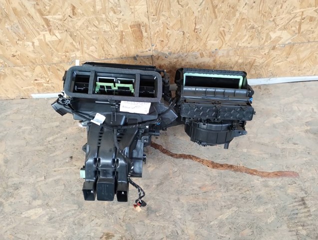 5QM816005F Пічка в зборі Jettta mk7 клімат