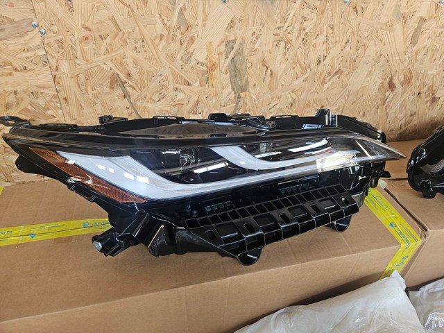 8111048J30 Фара venza xle limited америка 4 pin продаж тільки комплектом аналог нова