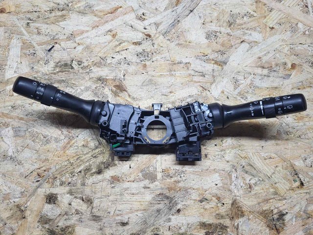 83114AJ150 Подрулевой переключатель правый Subaru Forester 14-18 SJ