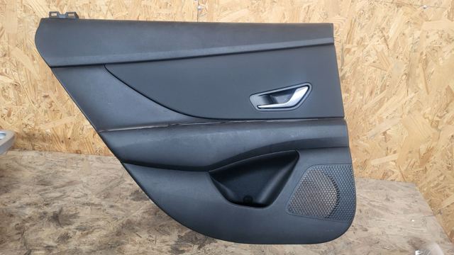 83307AB010NNB Обшивка двери карточка задняя левая Hyundai Elantra 21-23 кожа черная
