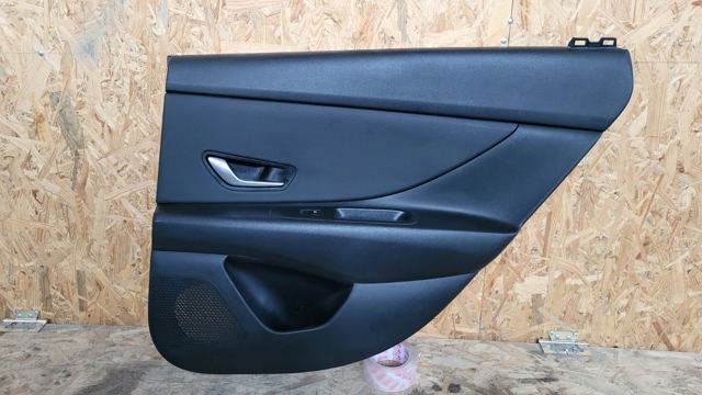 83308AB010NNB Обшивка двери карточка задняя правая Hyundai Elantra 21-23