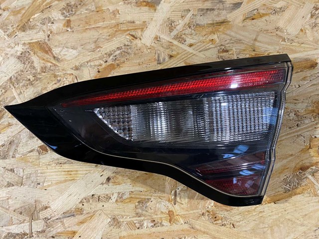 84912AN04A Ліхтар в кришку багажника правий subaru legacy, працює, з топляка
