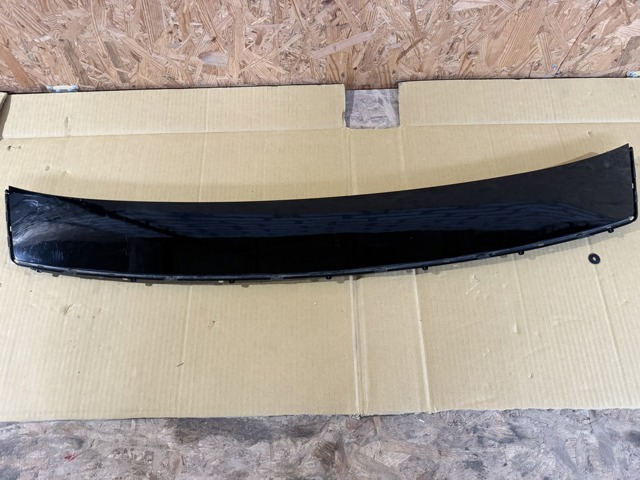 87390AB000 Накладка крышки багажника верхняя Hyundai Elantra 21-23