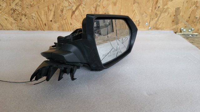 87620AA170 Зеркало боковое правое Hyundai Elantra 21-24 дефект