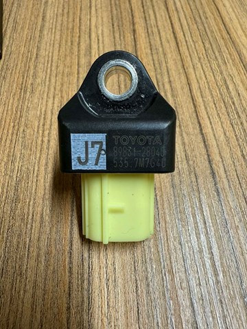Датчик AIRBAG передний 8983128040 TOYOTA