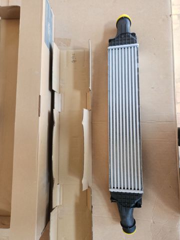8W0145805AD новий якісний аналог Радіатор інтеркуллера Audi A4 B9/ A5 F9/ A6 С8/ A7 C8/ Q5 B9