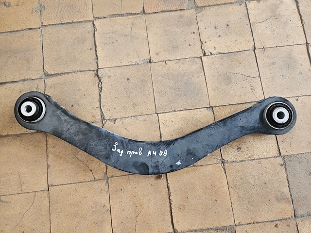 8W0505371F Ричаг задній правий Audi