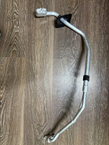 8W0816738Q нова аналог, якісний, трубка кондиціонера AUDI A4 b9